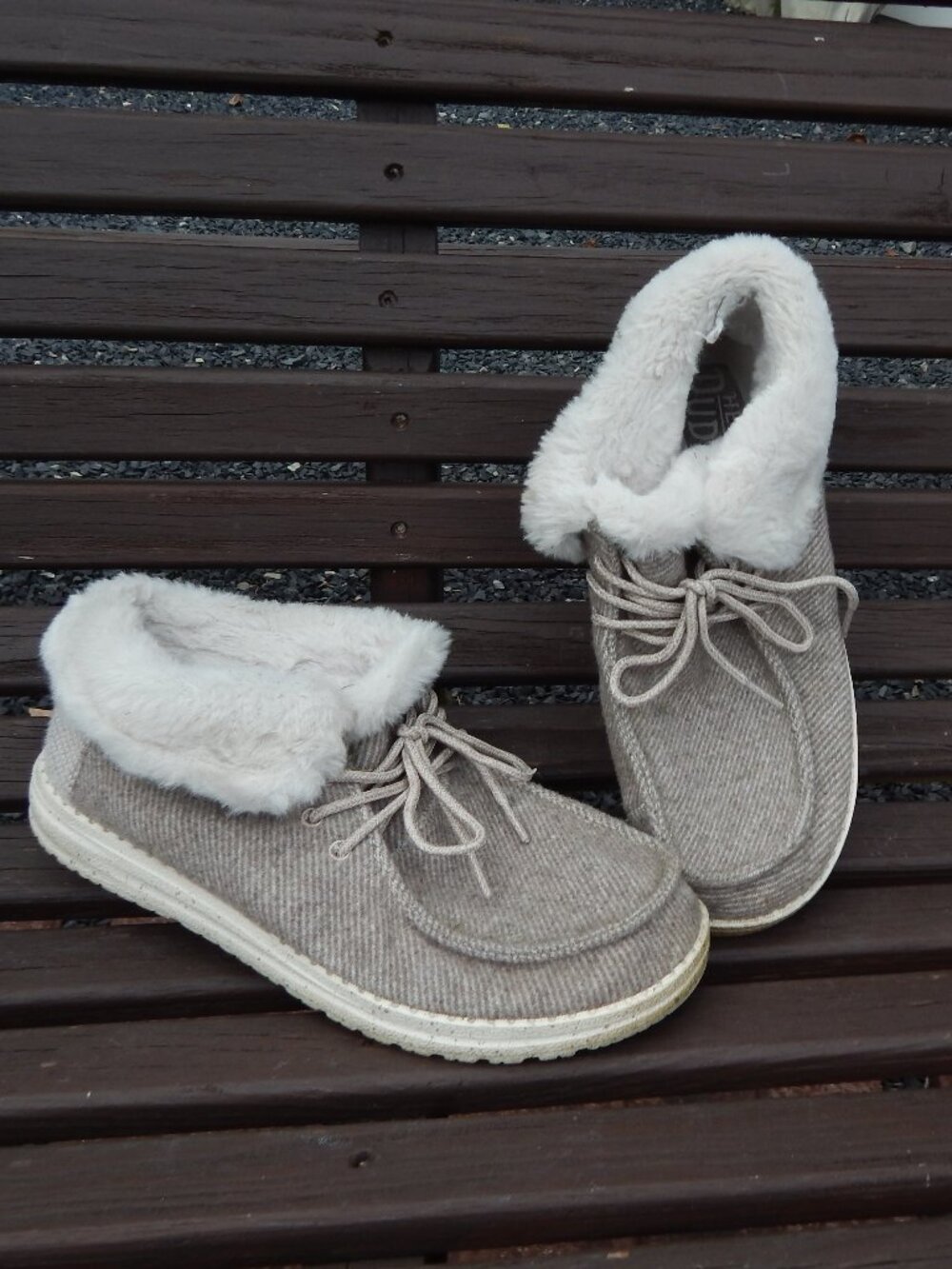 Hey Dude Britt Faux Fur Shoe Lined Moccasin Loafer Boots Womens Size 10